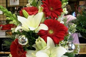 Easy Christmas Floral Arrangements DIY: Holiday Blooms! The DIY Hub: Creative Crafts, Repairs & Life Hacks Easy Christmas Floral Arrangements DIY: Holiday Blooms! | The DIY Hub: Creative Crafts, Repairs & Life Hacks