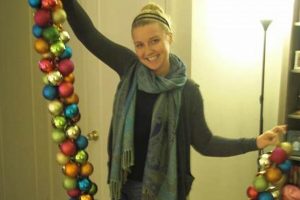 Easy Christmas Ball Garland DIY! Festive Holiday Decor | The DIY Hub: Creative Crafts, Repairs & Life Hacks