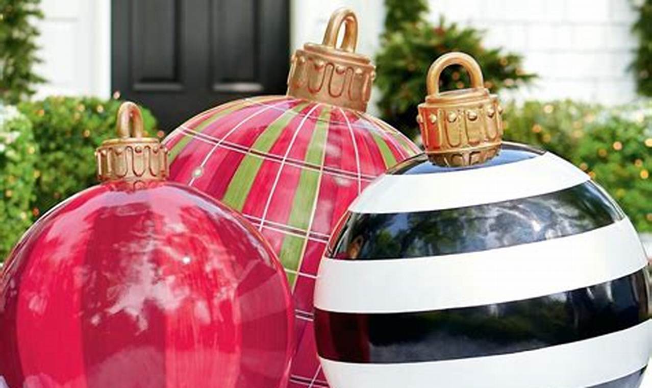 DIY Giant Christmas Decorations: Ideas & More! The DIY Hub: Creative Crafts, Repairs & Life Hacks DIY Giant Christmas Decorations: Ideas & More! | The DIY Hub: Creative Crafts, Repairs & Life Hacks