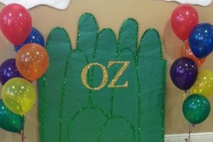Easy DIY Wizard of Oz Decorations: Oz Decor Ideas! The DIY Hub: Creative Crafts, Repairs & Life Hacks Easy DIY Wizard of Oz Decorations: Oz Decor Ideas! | The DIY Hub: Creative Crafts, Repairs & Life Hacks
