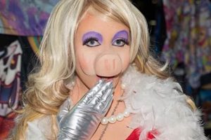 Make a Fabulous DIY Miss Piggy Costume + Tips! The DIY Hub: Creative Crafts, Repairs & Life Hacks Make a Fabulous DIY Miss Piggy Costume + Tips! | The DIY Hub: Creative Crafts, Repairs & Life Hacks