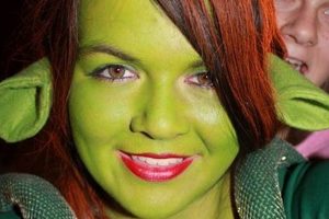 DIY: Princess Fiona Costume - Ogre-ly Awesome! The DIY Hub: Creative Crafts, Repairs & Life Hacks DIY: Princess Fiona Costume - Ogre-ly Awesome! | The DIY Hub: Creative Crafts, Repairs & Life Hacks