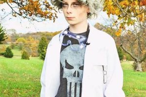 Easy Mad Scientist DIY Costume Ideas: Be the Best Mad Scientist The DIY Hub: Creative Crafts, Repairs & Life Hacks Easy Mad Scientist DIY Costume Ideas: Be the Best Mad Scientist | The DIY Hub: Creative Crafts, Repairs & Life Hacks
