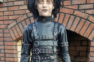 Easy Edward Scissorhands Costume DIY: Spooky &amp; Unique! | The DIY Hub: Creative Crafts, Repairs & Life Hacks