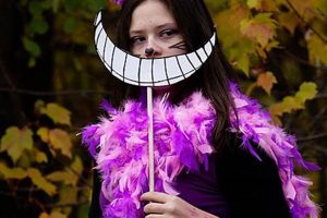 Purr-fect DIY Cheshire Cat Costume: A Wonderland How-To The DIY Hub: Creative Crafts, Repairs & Life Hacks Purr-fect DIY Cheshire Cat Costume: A Wonderland How-To | The DIY Hub: Creative Crafts, Repairs & Life Hacks